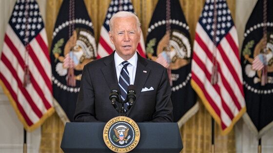 Biden Maps Huge Booster Push, Urges School Masks to Blunt Delta Variant