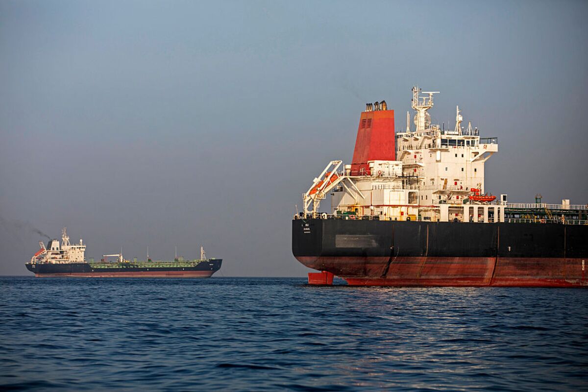 Iran and Oman Discuss Permanent Toll System for Strait of Hormuz