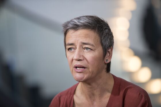 Vestager Sticks Another Knife Into Macron's Plan for EU Revival