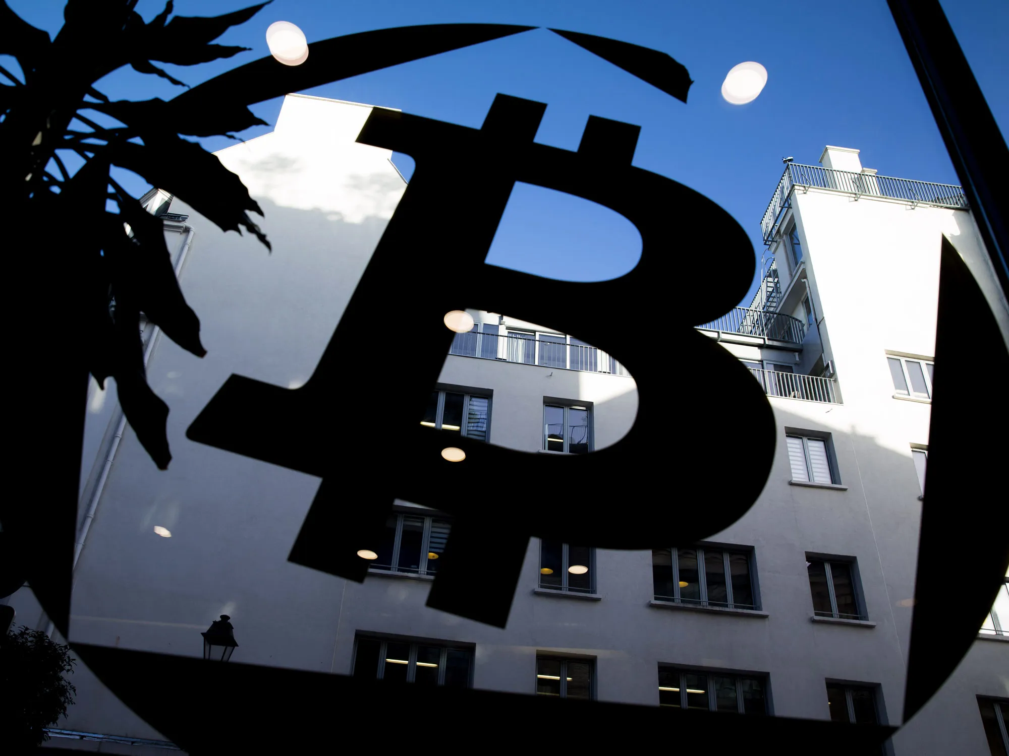 ビットコインが１万2000ドル台乗せ、2018年１月以来の高値 - Bloomberg