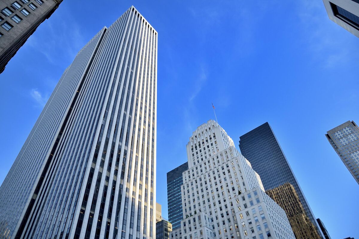 bloomberg.com - Crystal Tse - US Law Firm Weil Studies Merger Options After Rainmakers Depart