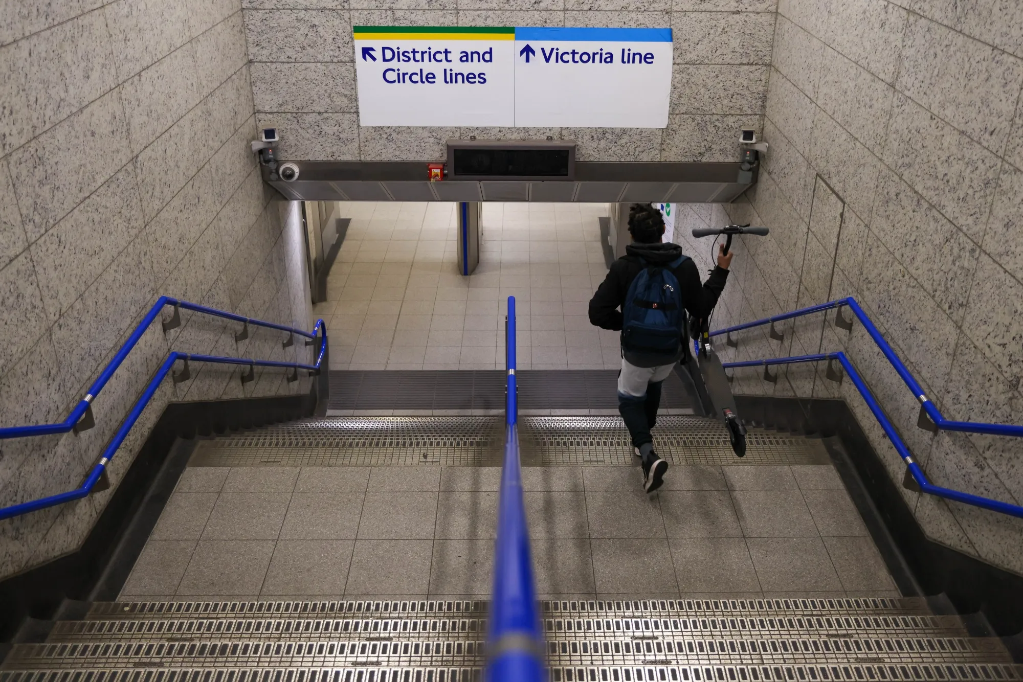 London Underground Drivers Plan Strike on Friday Over Schedules
