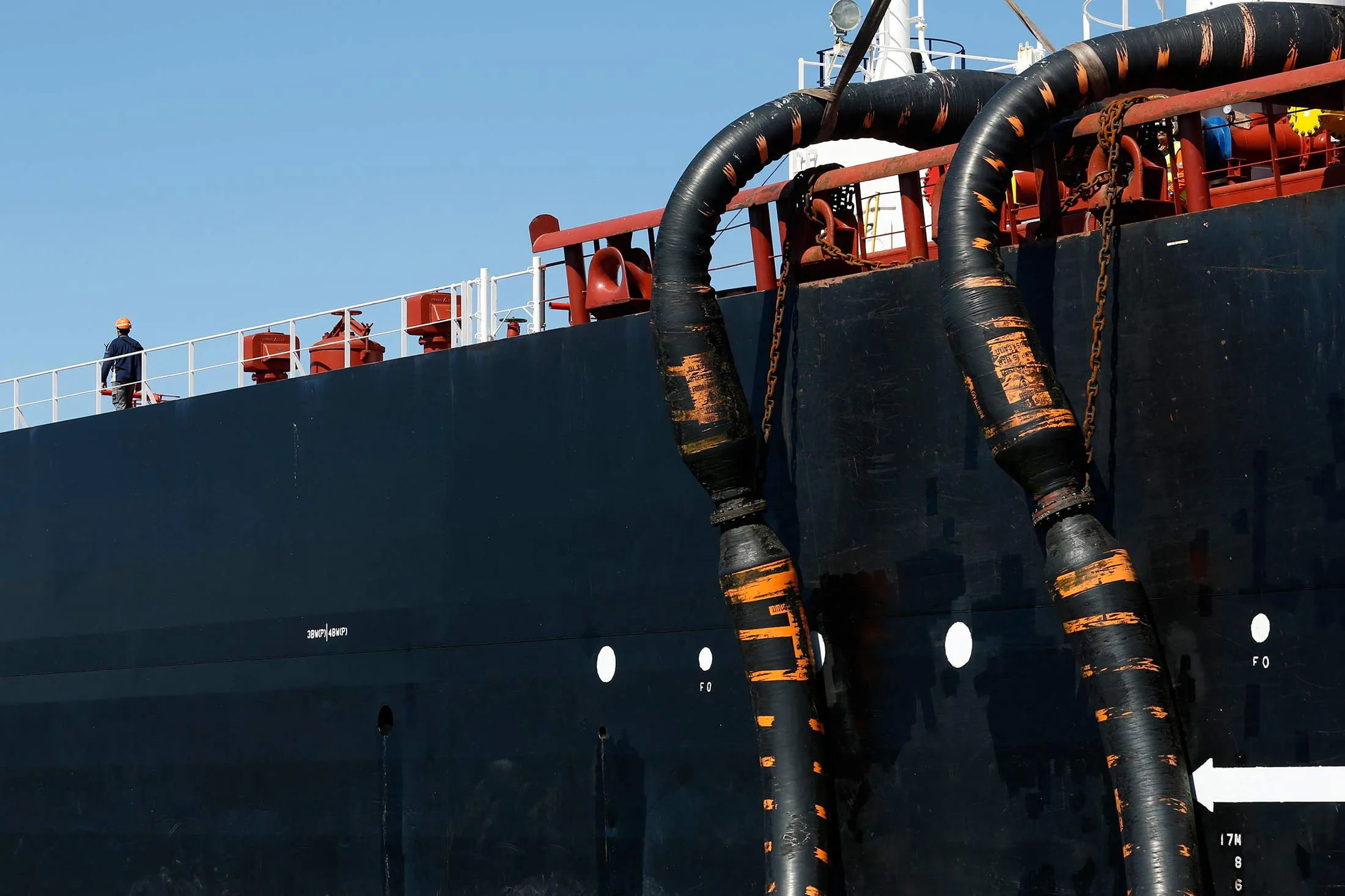 1494030838_oil-tanker