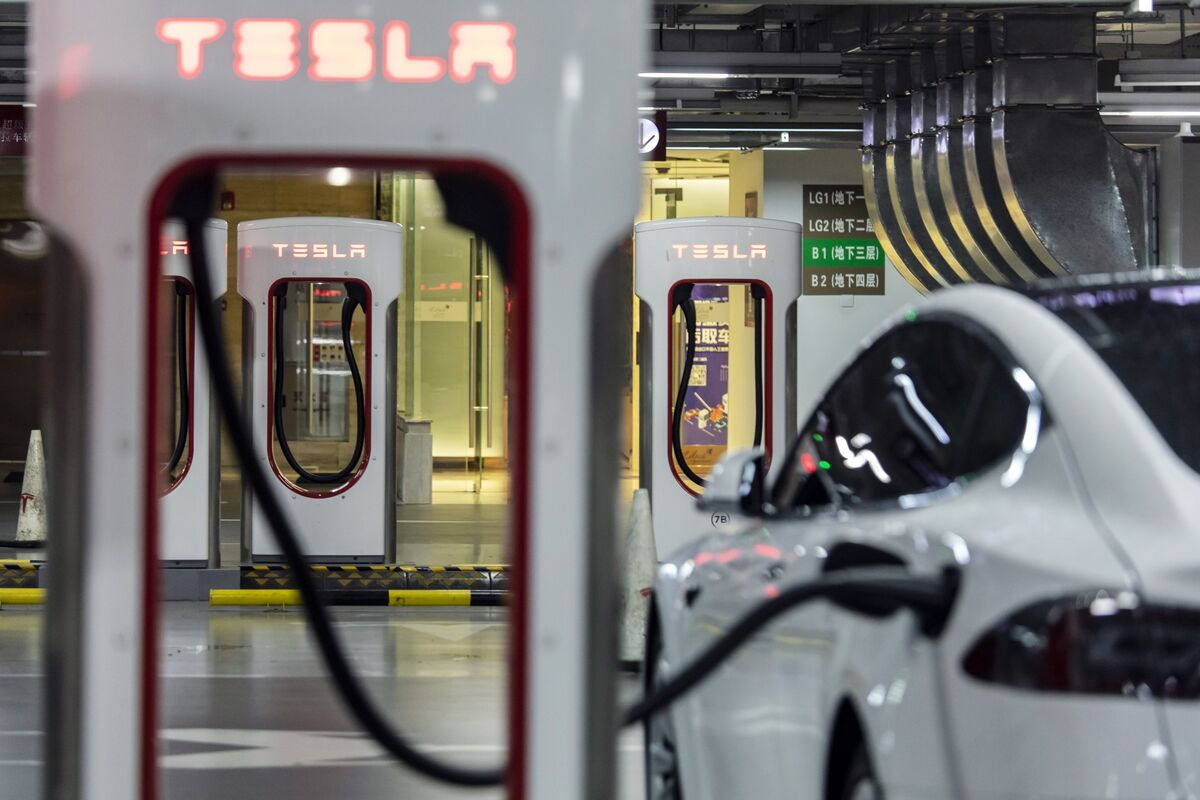 Tesla Pauses Plants After Ending Shaky Quarter With a Production Milestone