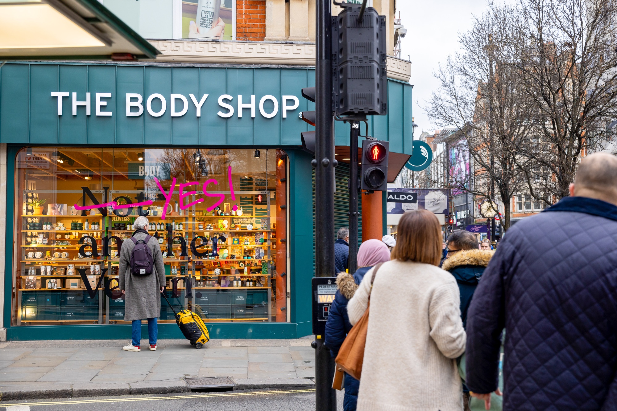 HMV Owner Considers Rescue Bid for The Body Shop: Telegraph