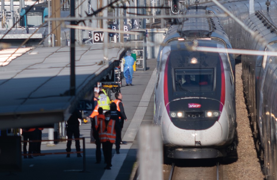 One of France's high-speed TGV trains has been repurposed to transport Covid-19 patients.