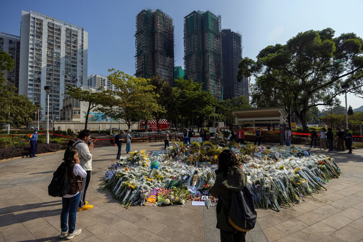 
                            Hong Kong Holds Legislative Election as City Mourns Deadly Blaze