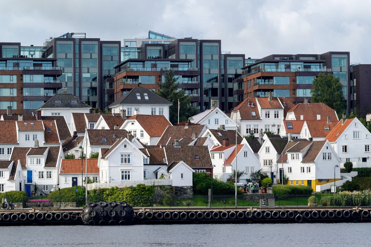 Norway House Prices Flat in May Amid Record Second-Hand Sales