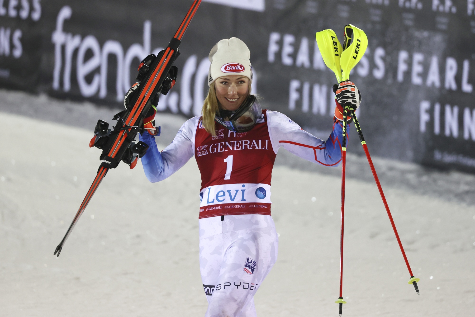 Shiffrin takes World Cup slalom title, must wait for record - Los Angeles  Times