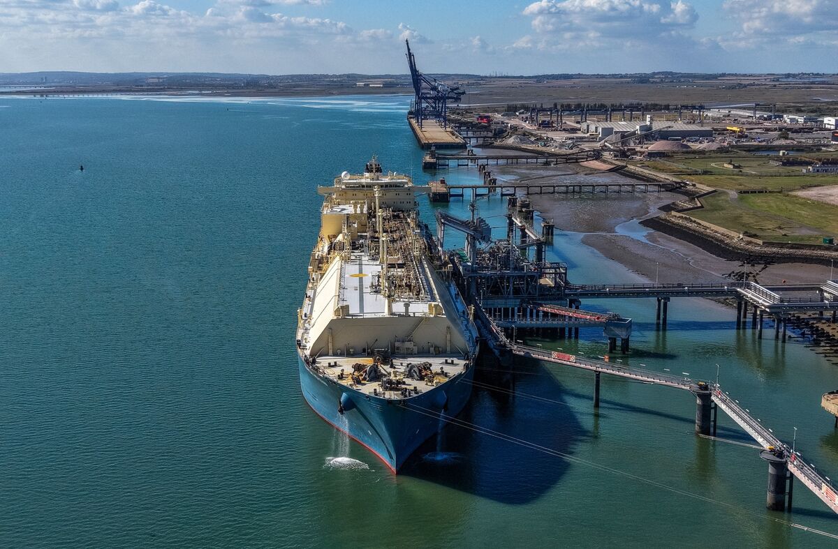 bloomberg.com - Stephen Stapczynski - Europe Draws More LNG as Hormuz Crisis Tightens Global Market