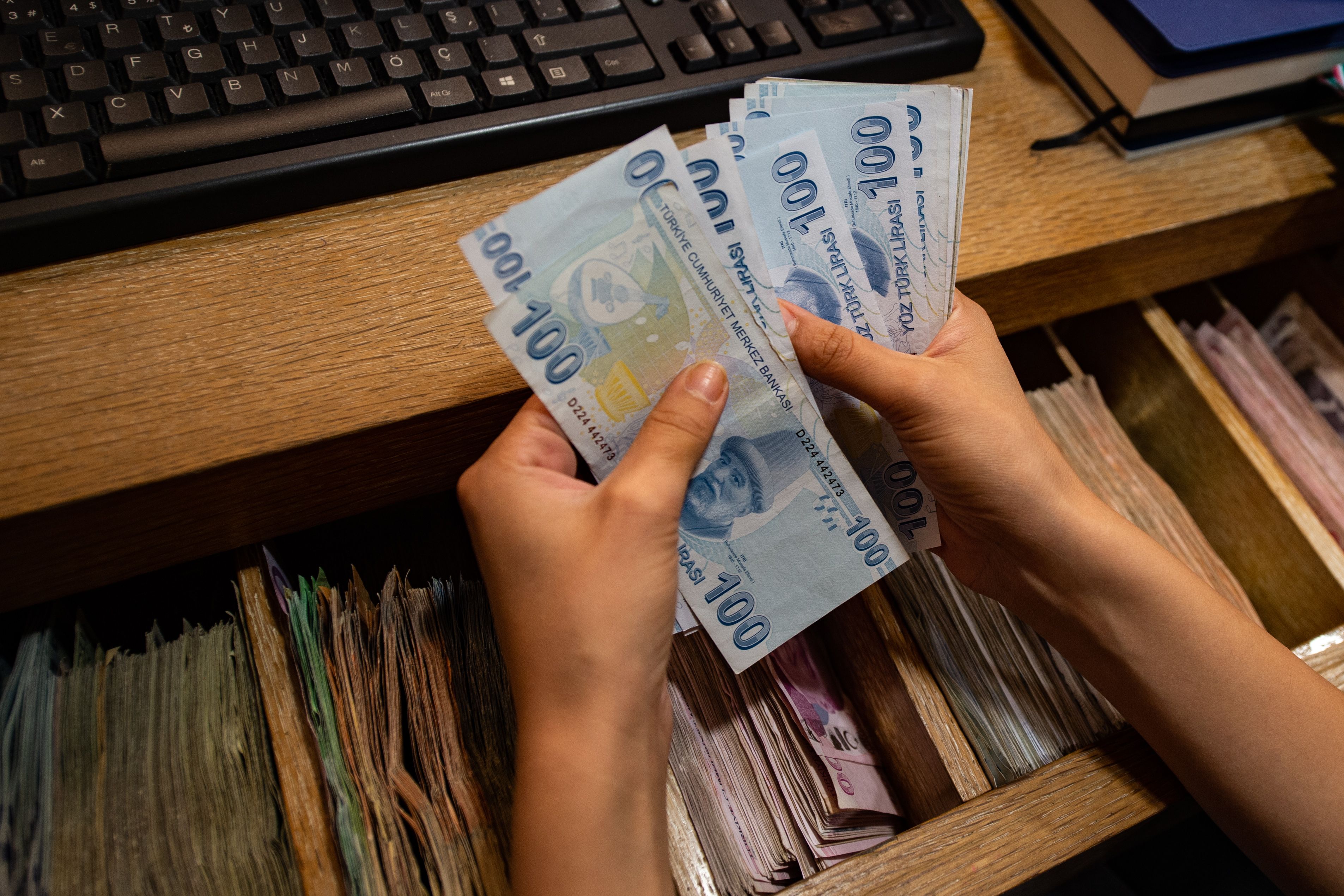 Surging Lira TRY USD Liquidity Overwhelms Turkey Central Bank surging-lira-try-usd-liquidity-overwhelms-turkey-central-bank