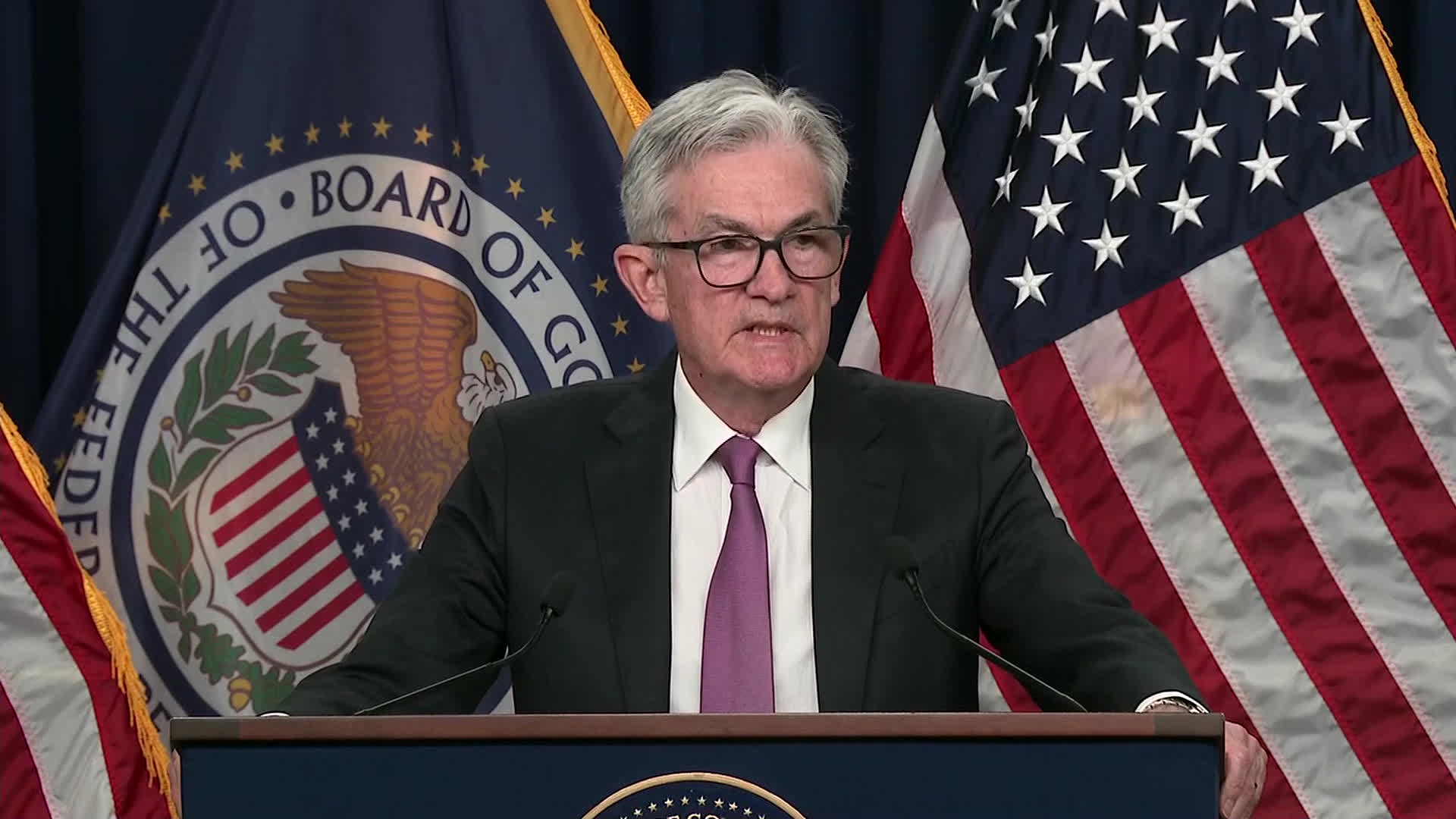 Watch Fed's Powell Says US Is Not Currently In Recession - Bloomberg