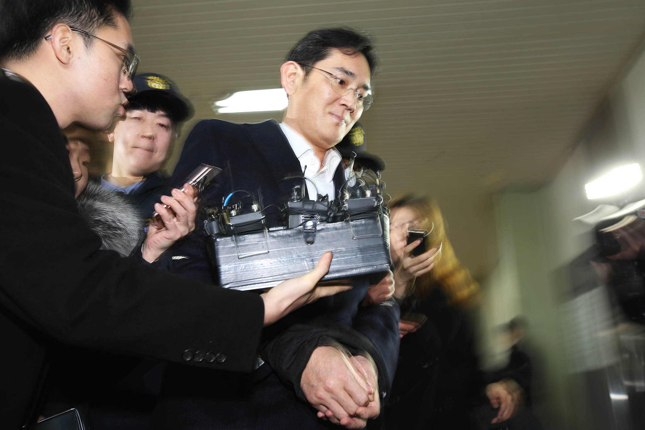 Samsung Heir's New Office Is in Prison Housing a Serial Killer