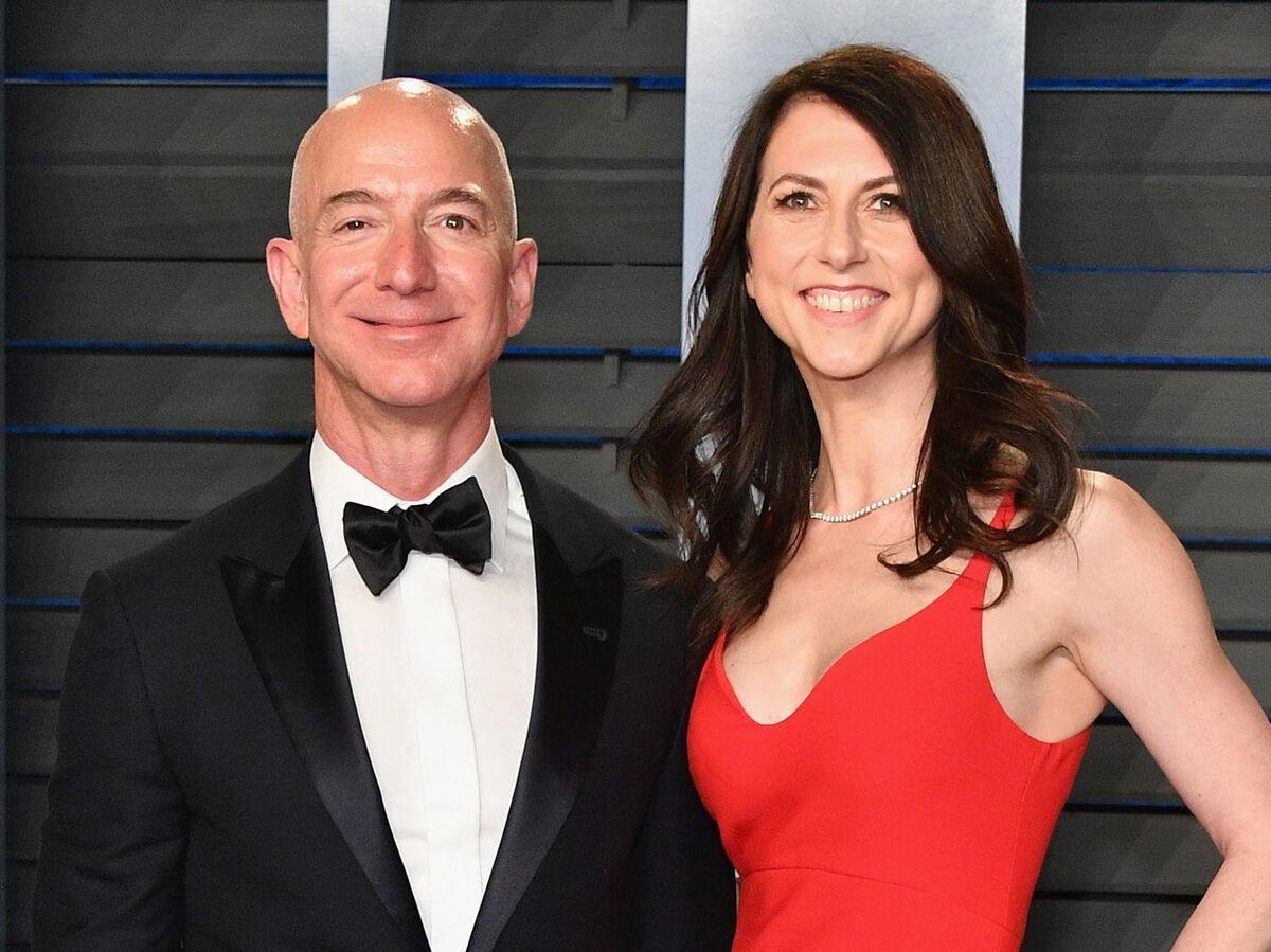 Mackenzie Scott Donates Billion To Charity After Bezos Split Bloomberg