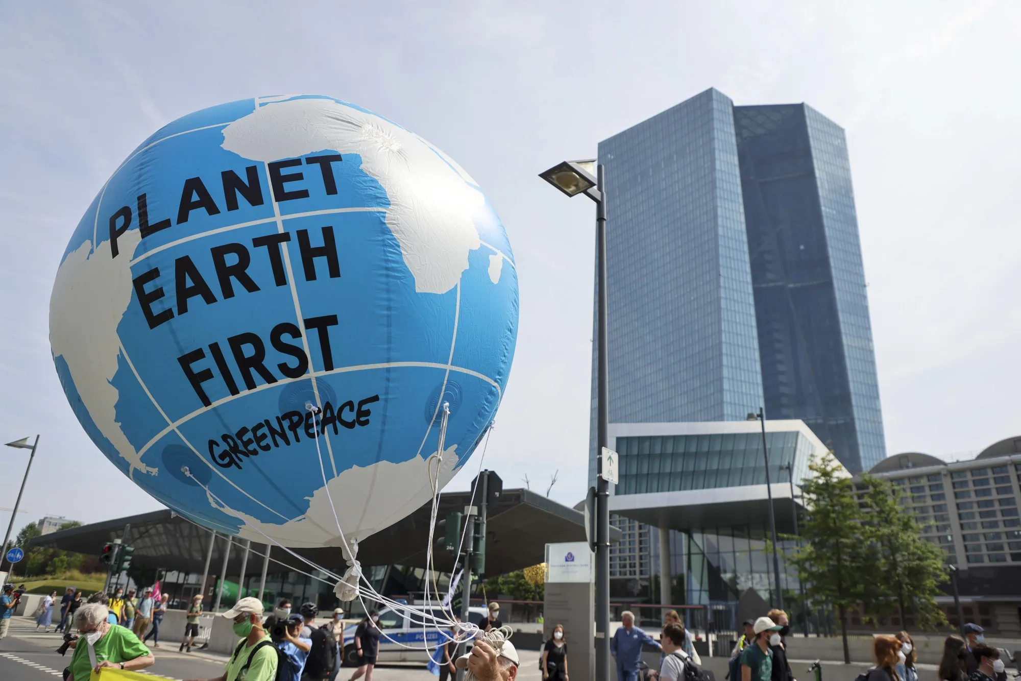 Climate Activists Target Banks in Germany's Financial Capital