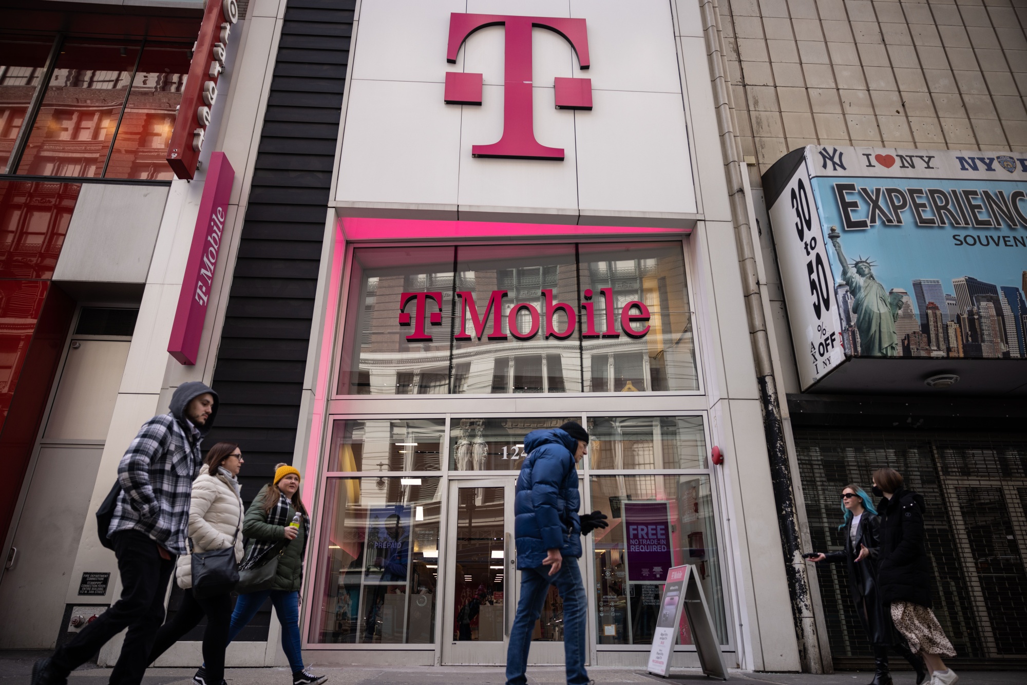 T-Mobile Glitch Shows Customer Data to Wrong Account Holders - Bloomberg