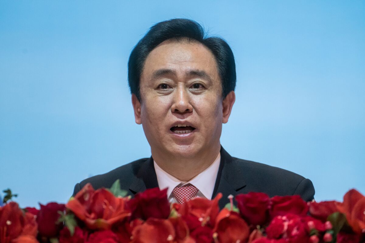 How Evergrande's Rags-to-Riches Founder Is Trying to Save His Empire thumbnail