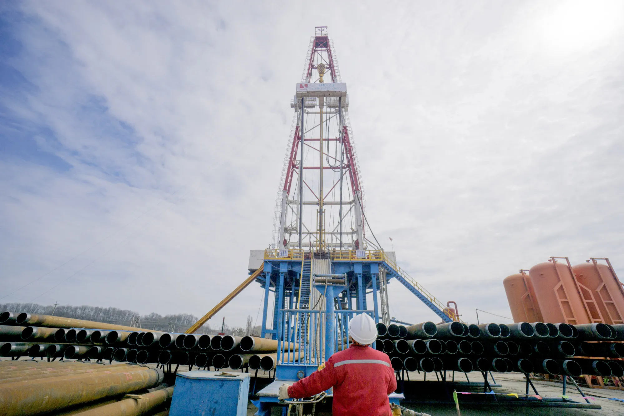 Naftogaz has contracts with more than 100 companies, though far from all are using the available capacity, Chernyshov said.