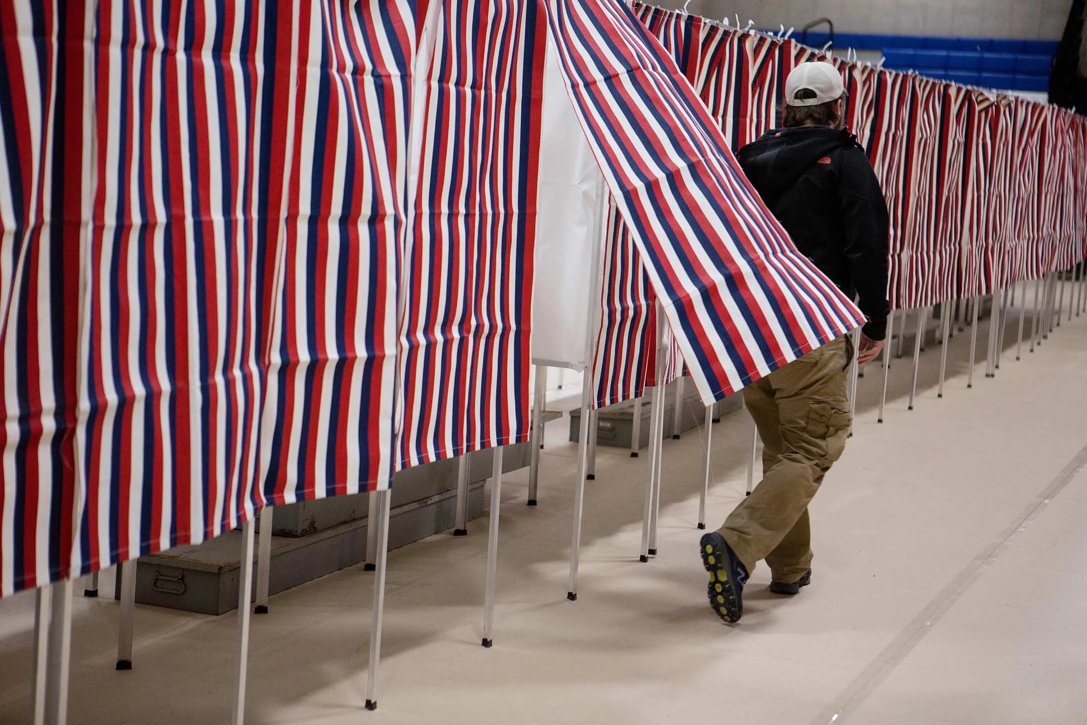1478182984_voters-ballot-polls