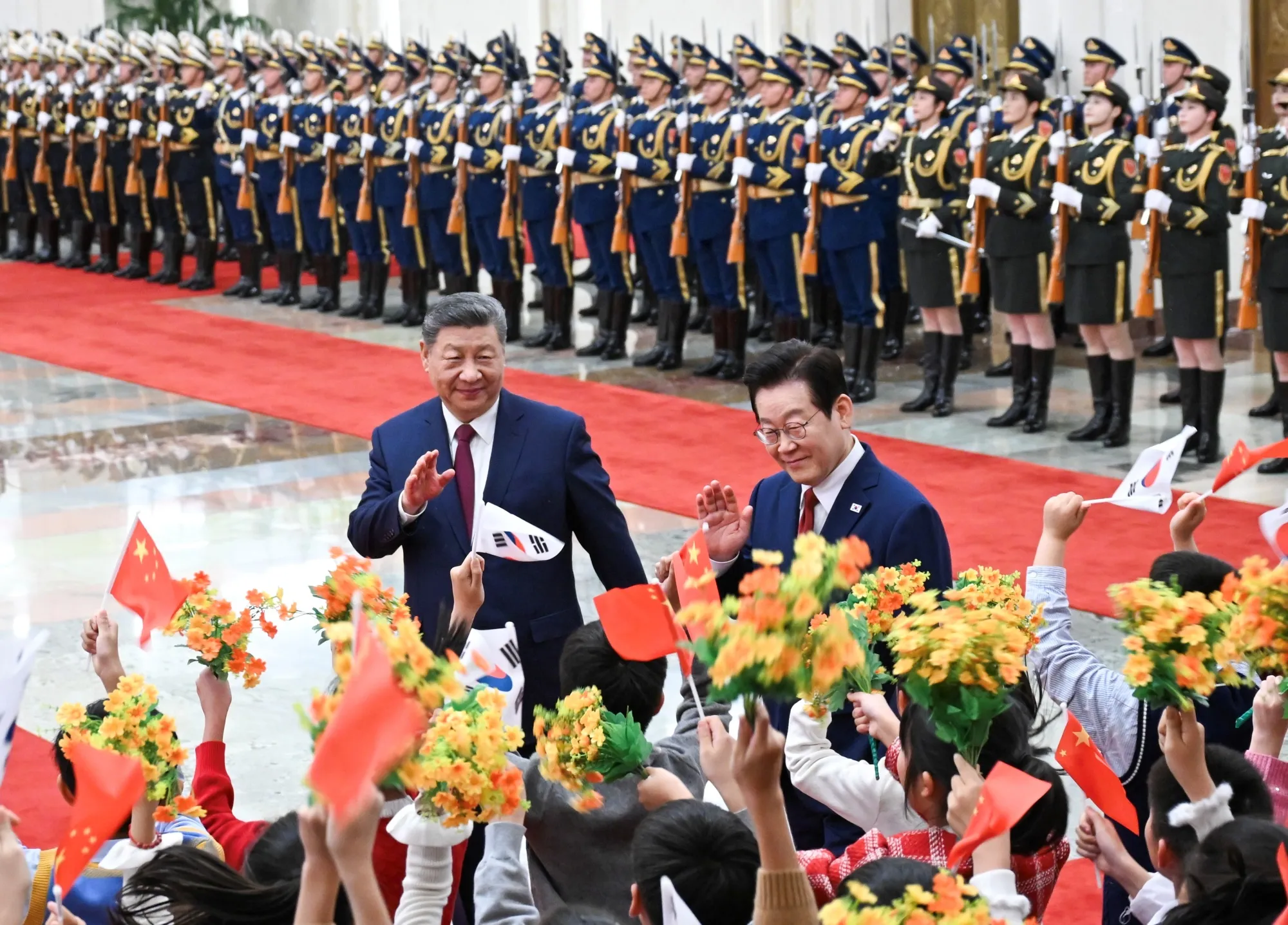 Xi Jinping and Lee Jae Myung in Beijing on Jan. 5.