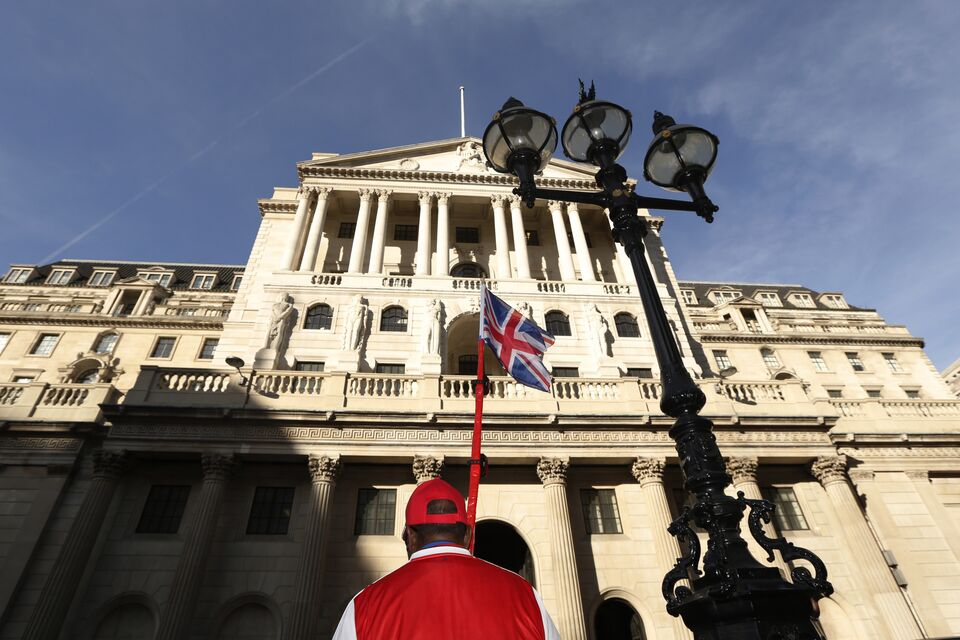BOE's Ramsden Sees Inflation Pressures Even If Wages Disappoint - Bloomberg