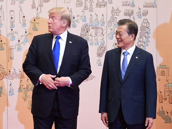 Trump Set to Meet South Korea's Moon as Doubts Shroud Kim Summit