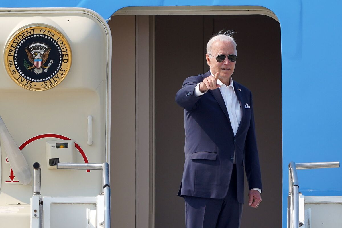 Biden Says He'll Review Trump's China Tariffs, Extending Yuan Rally ...