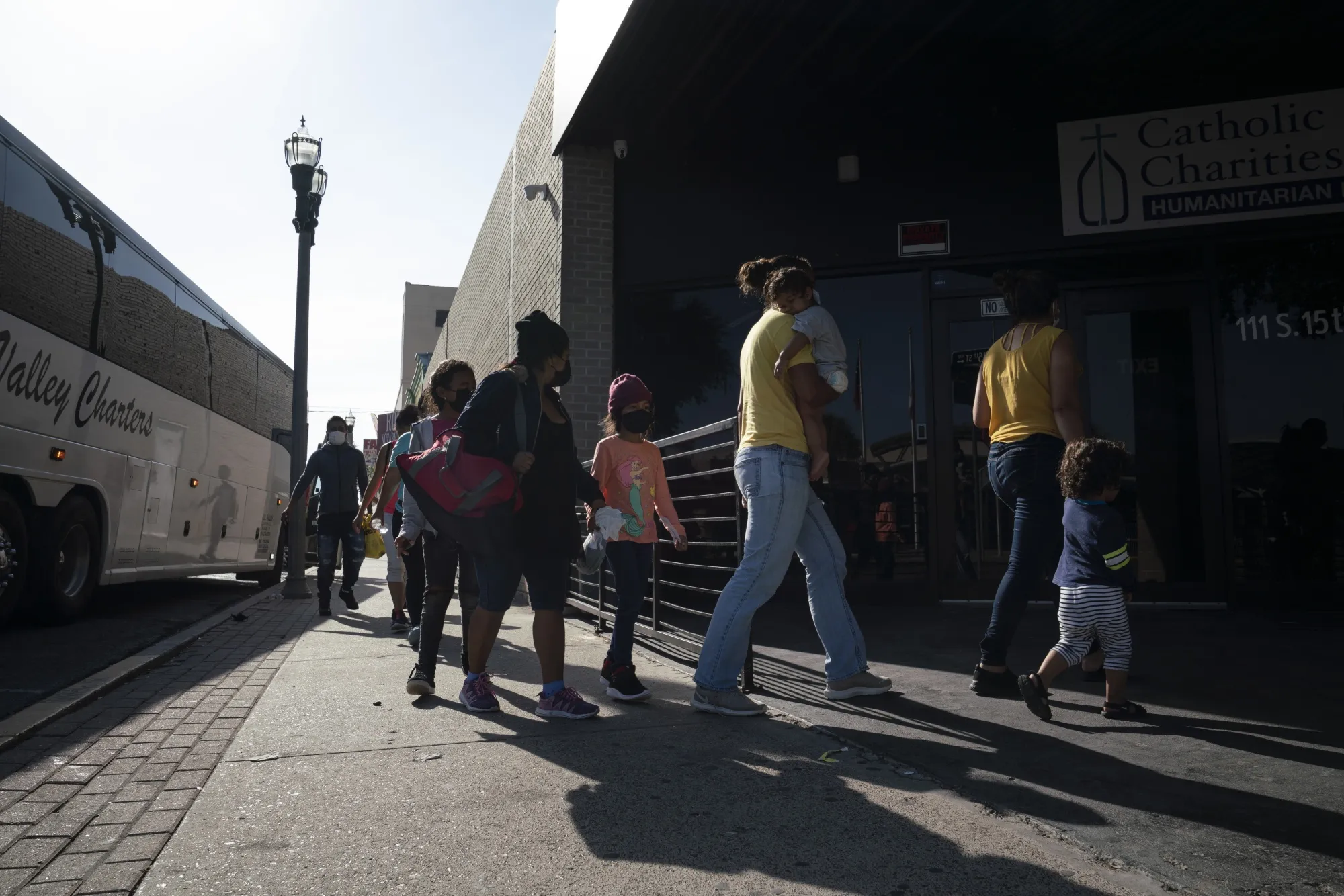 Judge Temporarily Halts Texas Restrictions on Migrant Transports