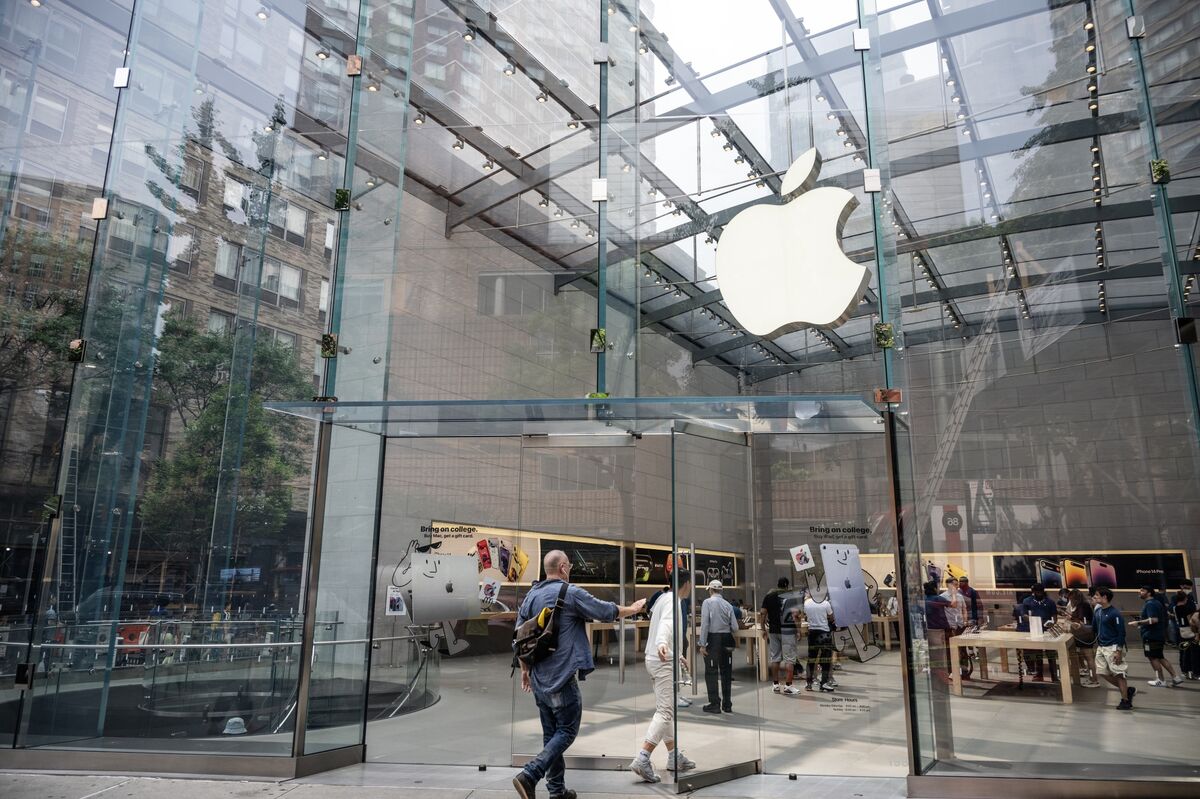 Apple Plots Expansion Into AI Robots, Home Security and Smart Displays Apple Plots Expansion Into AI Robots, Home Security and Smart Displays