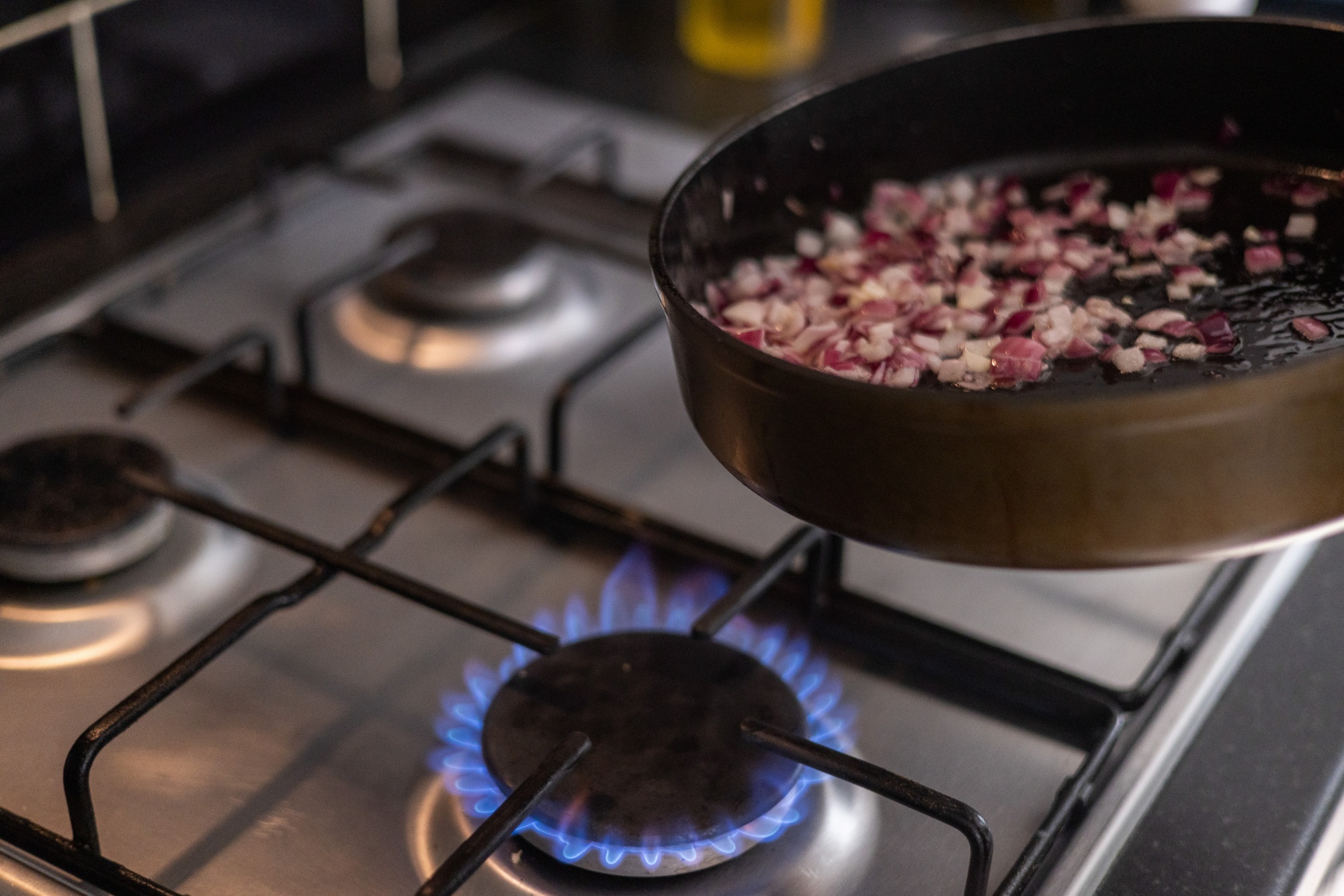 Examining the Differences Between Cooking With Electric, Induction