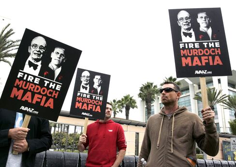 News Corp. Investors Lodge Murdoch Protest Vote
