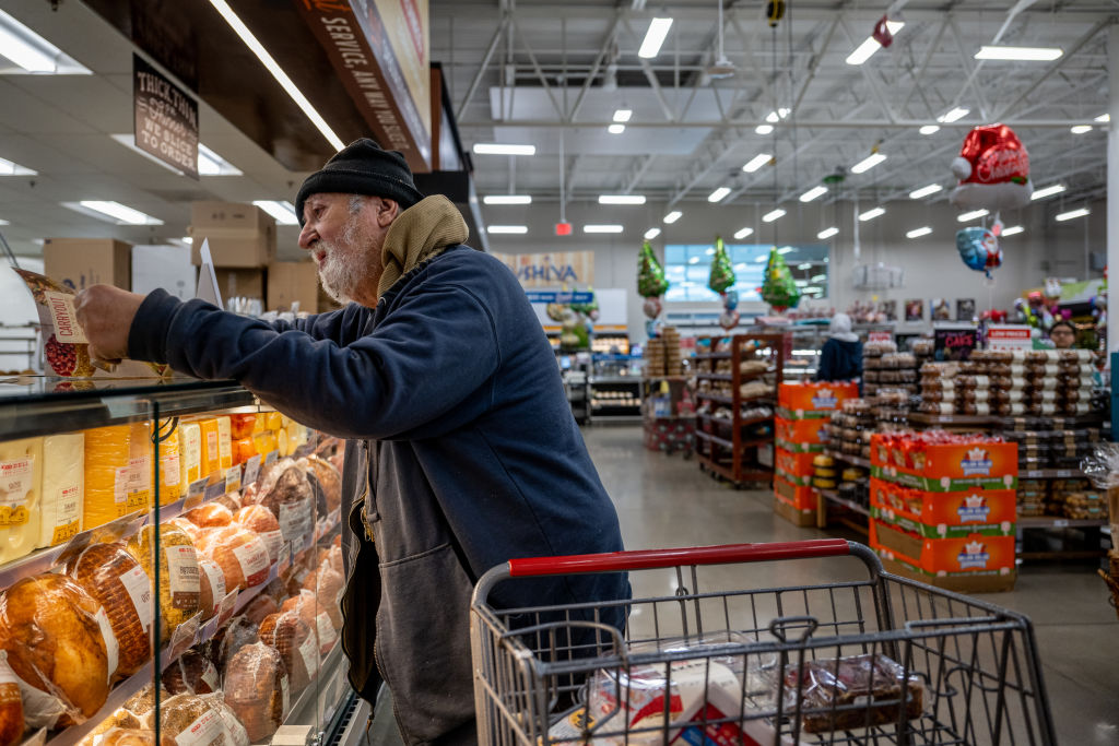 Shoppers turning to non-traditional grocery options as inflation