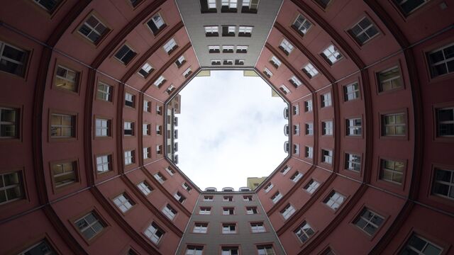 Video player cover image