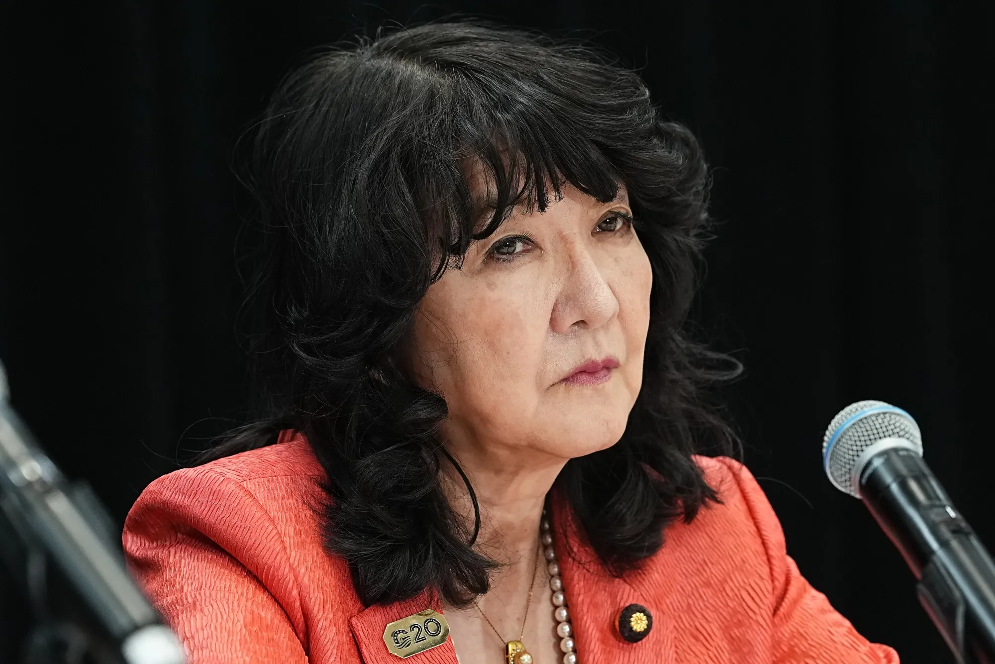 為替介入へ最終警告、片山財務相と三村財務官が市場を強くけん制