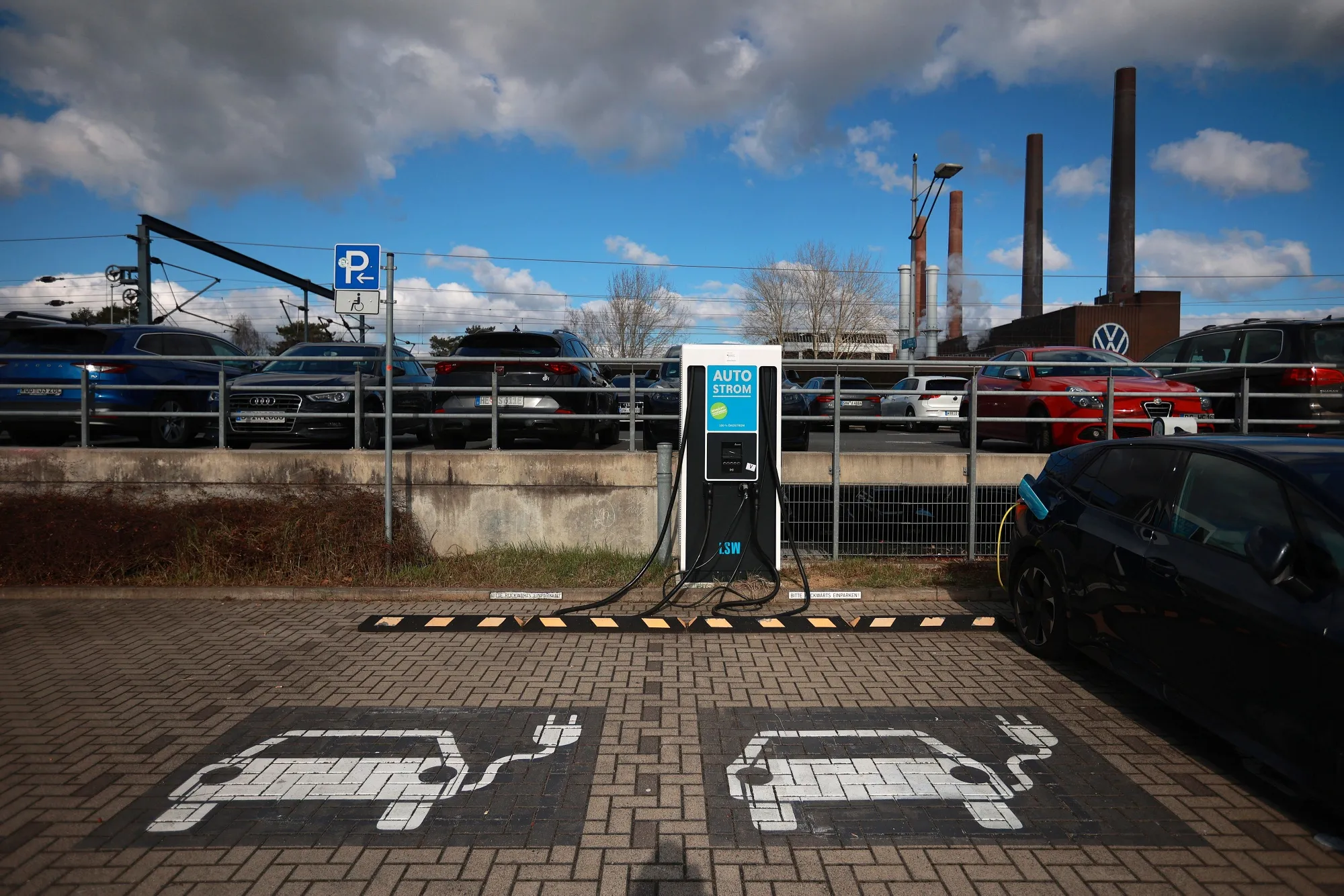 Ladestationen am Bahnhof Wolfsburg.
