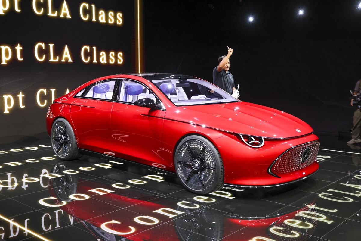 Мерседес IAA Concept 15