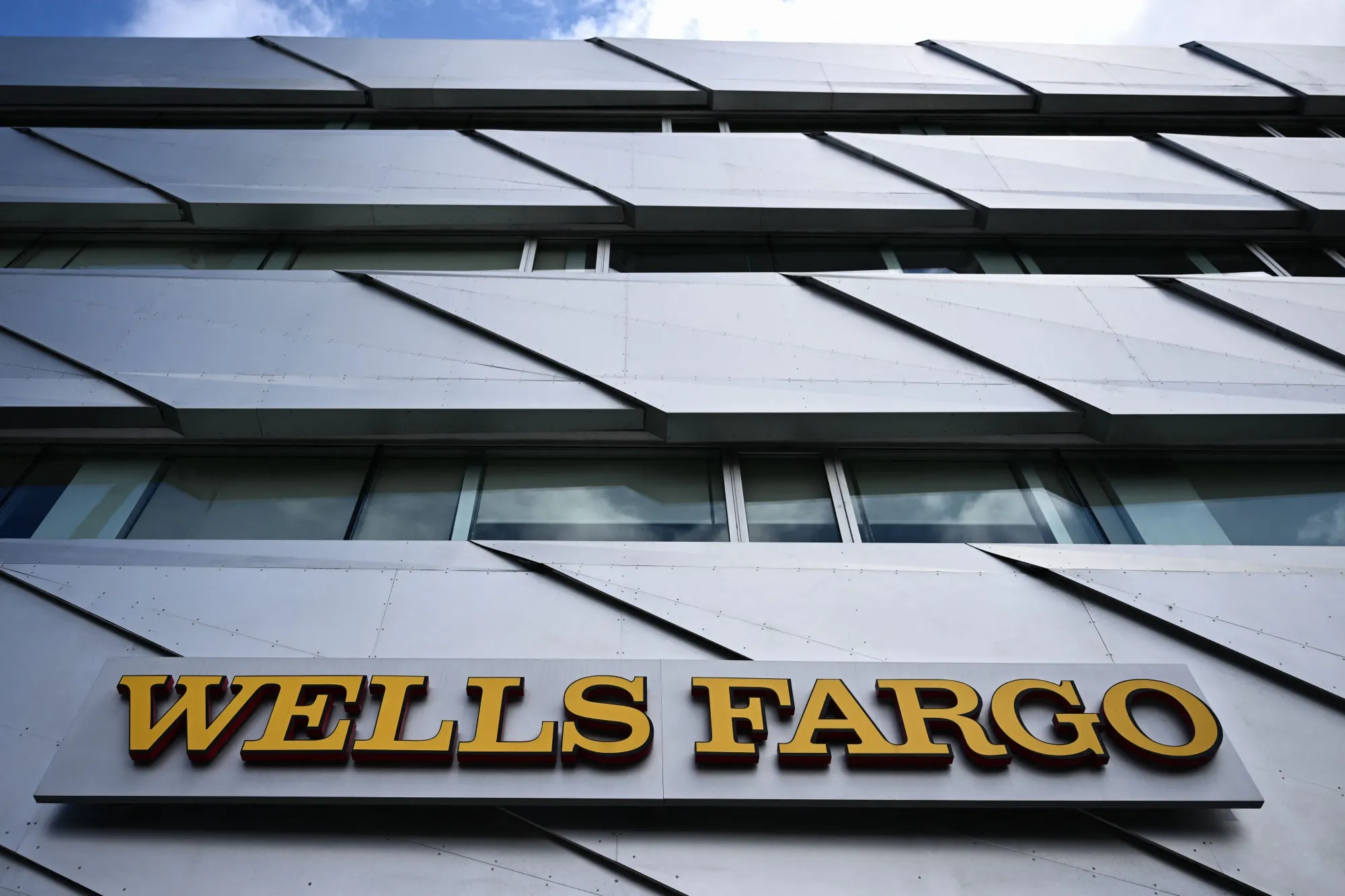 Wells Fargo (WFC) Kicks Off Top US Banks' Bond Issuance After Quarterly Earnings