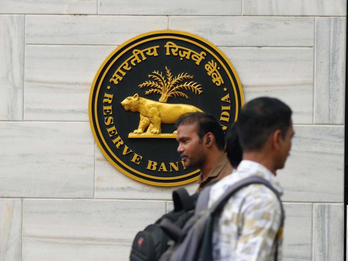 INR/USD: India’s RBI Said to Have Sold at Least $5 Billion to Defend Rupee