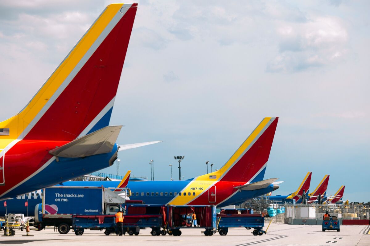 Southwest Airlines Faces FAA Audit Over Safety Incidents - Bloomberg