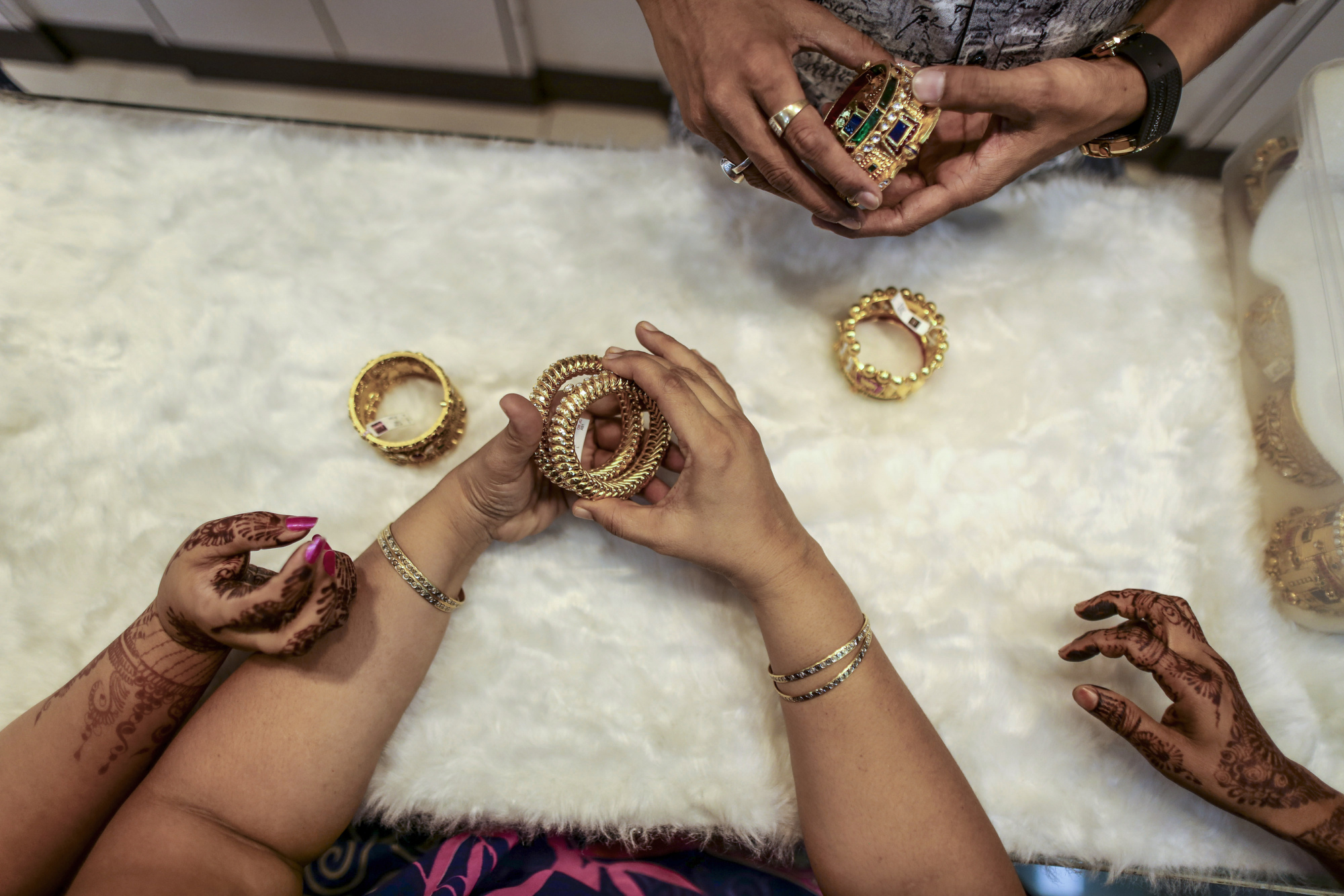 Small Gold Retailers Irked By Modi Imposing A 1% Excise Tax On Jewelry

