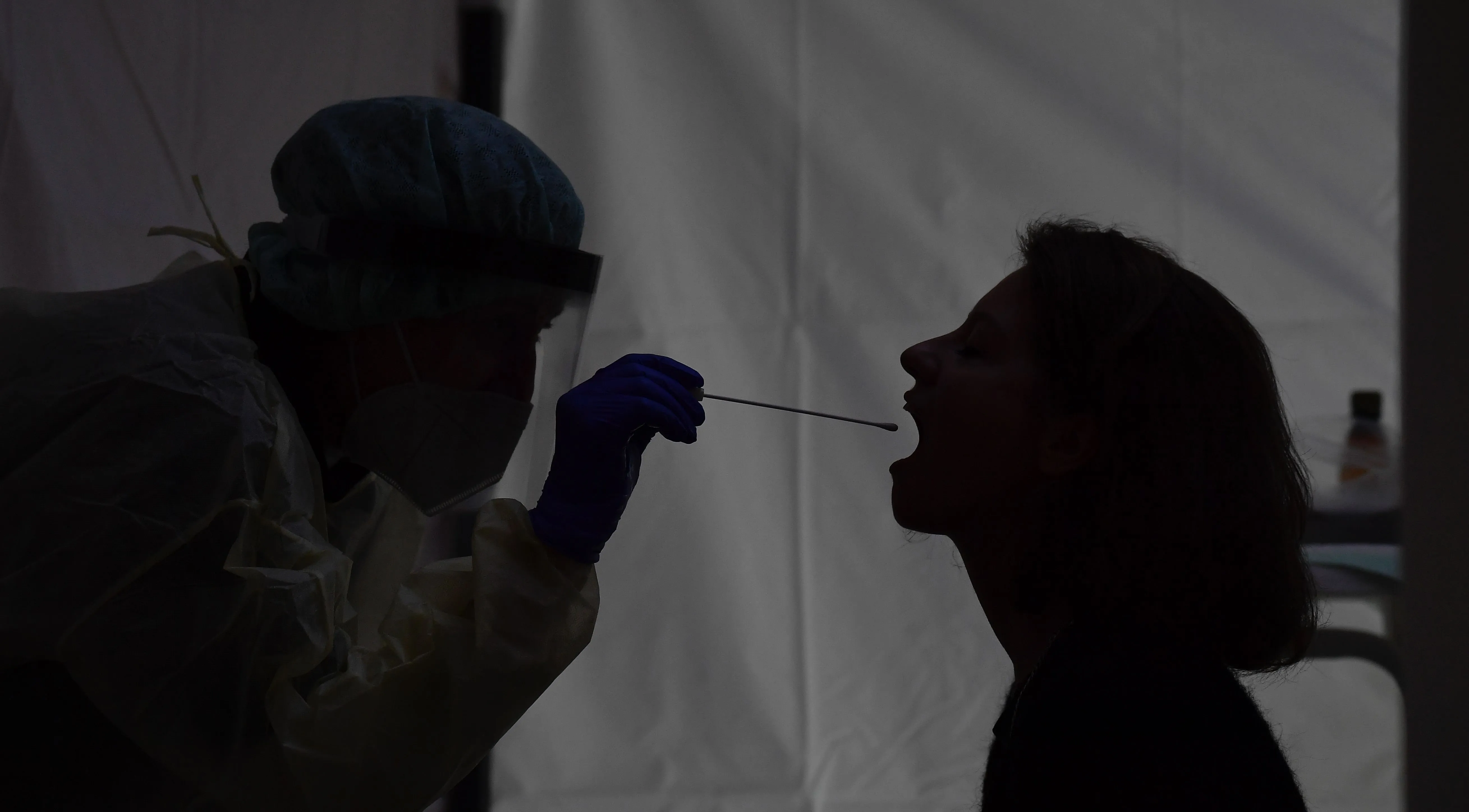 TOPSHOT-GERMANY-HEALTH-VIRUS-health-virus-epidemic