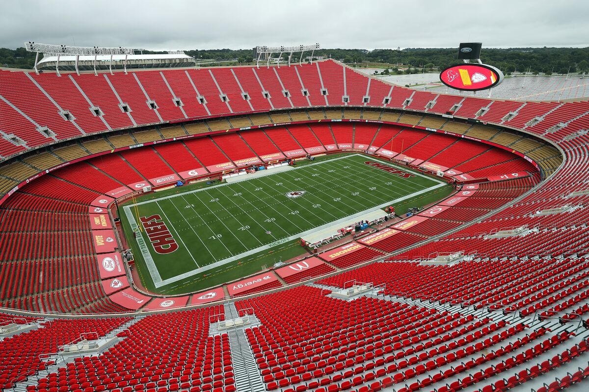 NFL’s Chiefs Eye Stadium Facelift After Repeat Super Bowl Wins - Bloomberg