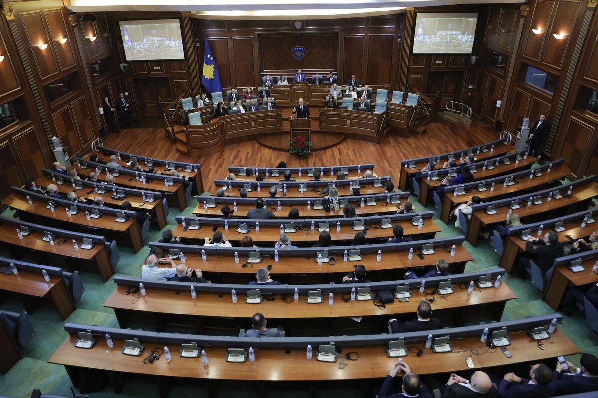 Kosovo Parliament Moves to End Deadlock as Serb List Cries Foul