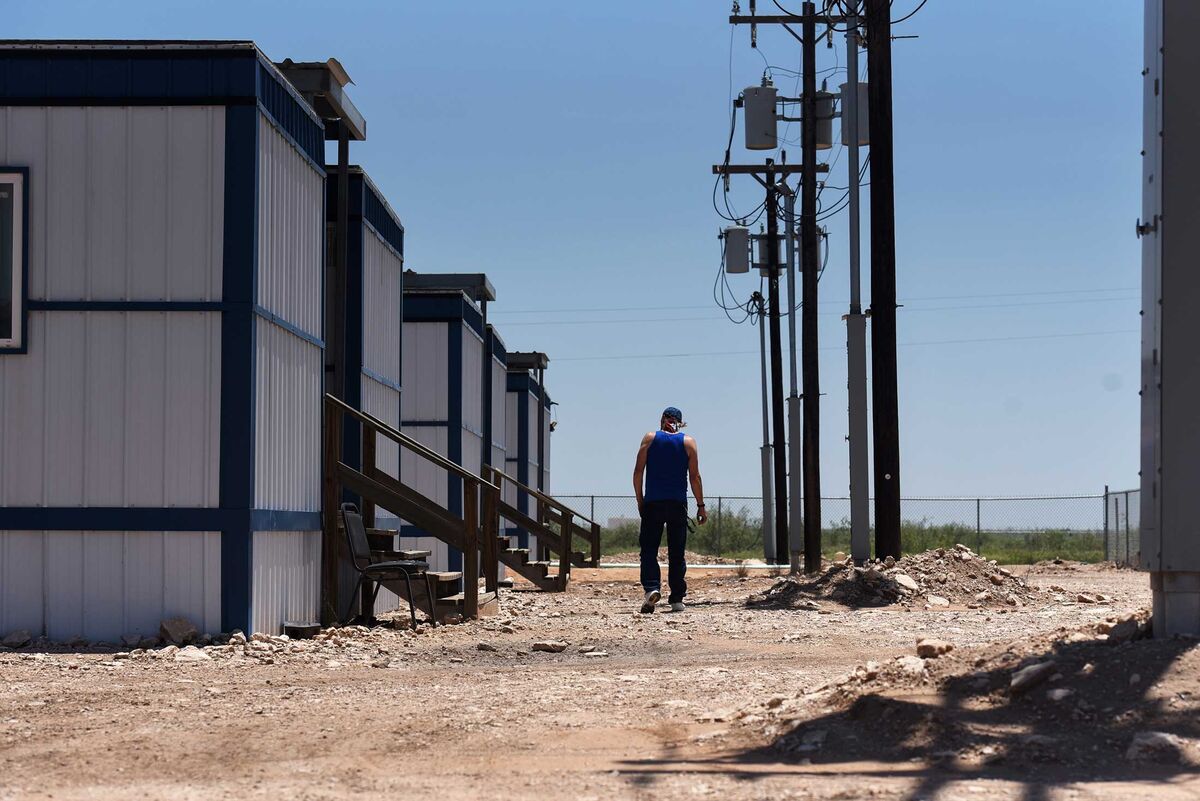 Welcome to the ‘Man Camps’ of West Texas - Bloomberg