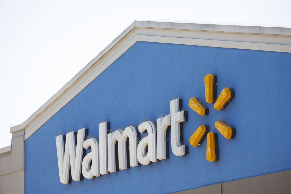 Walmart’s Chief Communications Executive to Leave Company