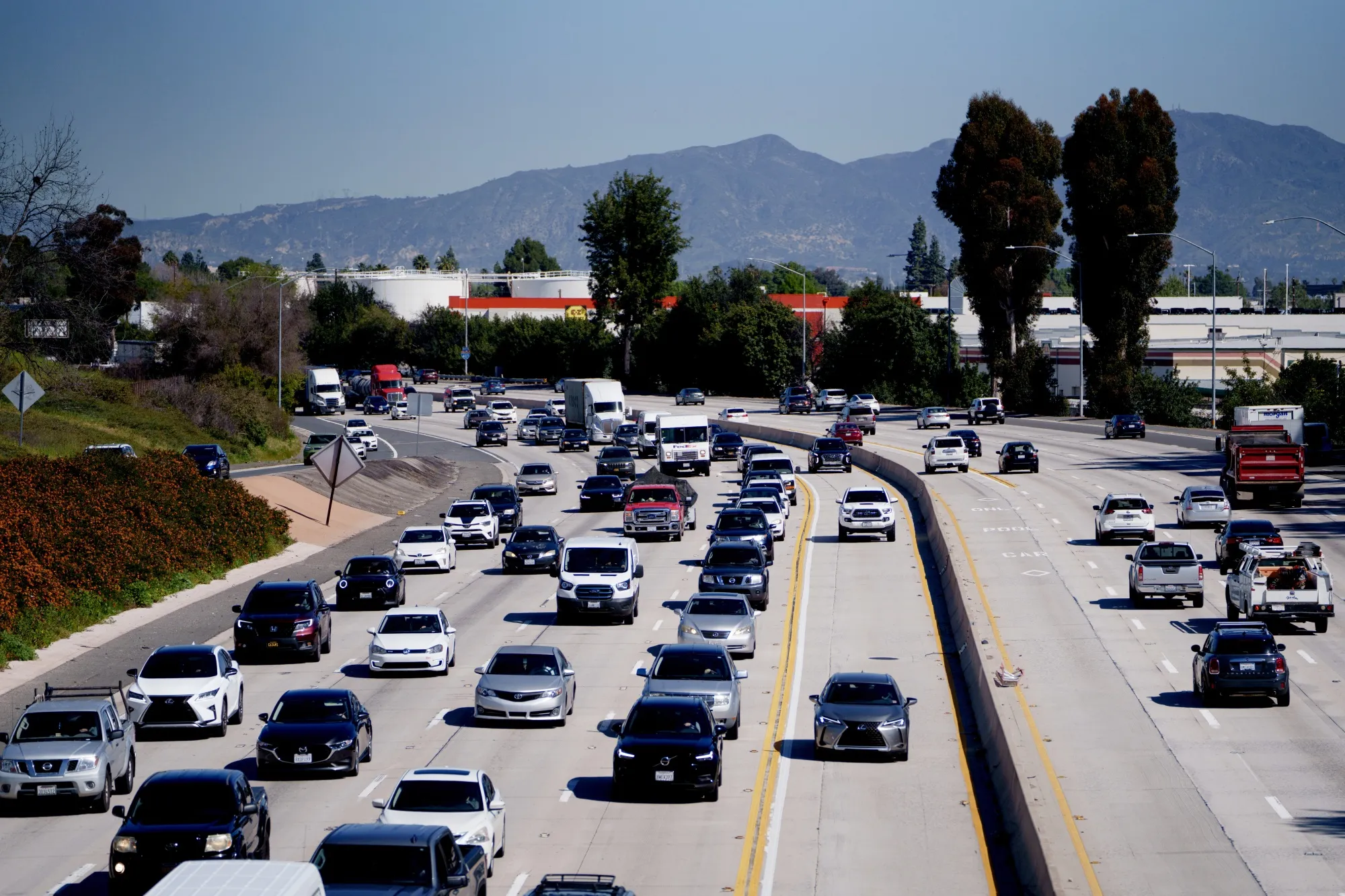 Traffic on the 405 freeway in Los Angeles, California.&nbsp;