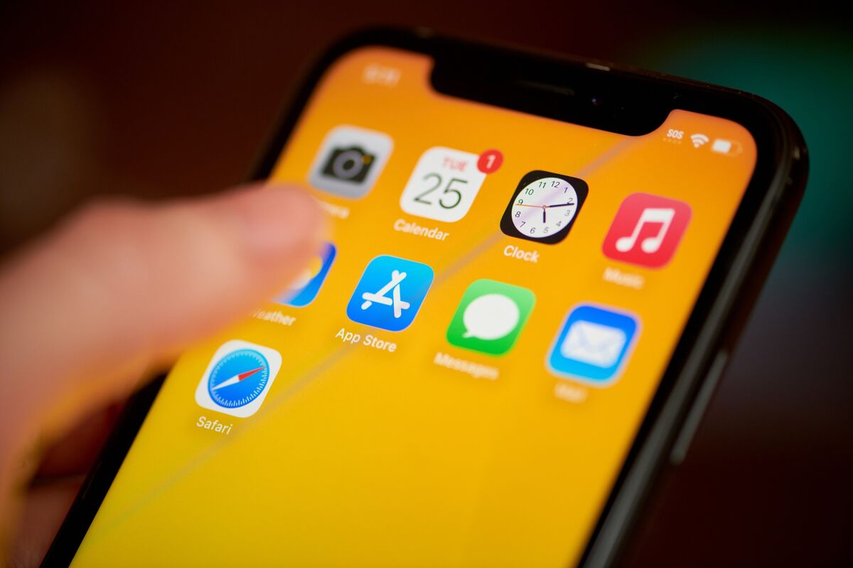 Apple Failed to Open App Store to Competition, Judge Rules - Bloomberg.com