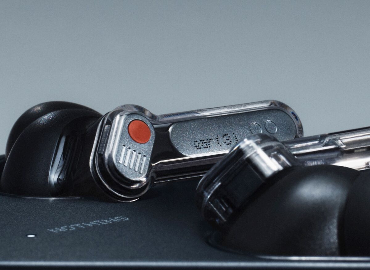 Nothing’s New Earbuds Put a Microphone in the Case