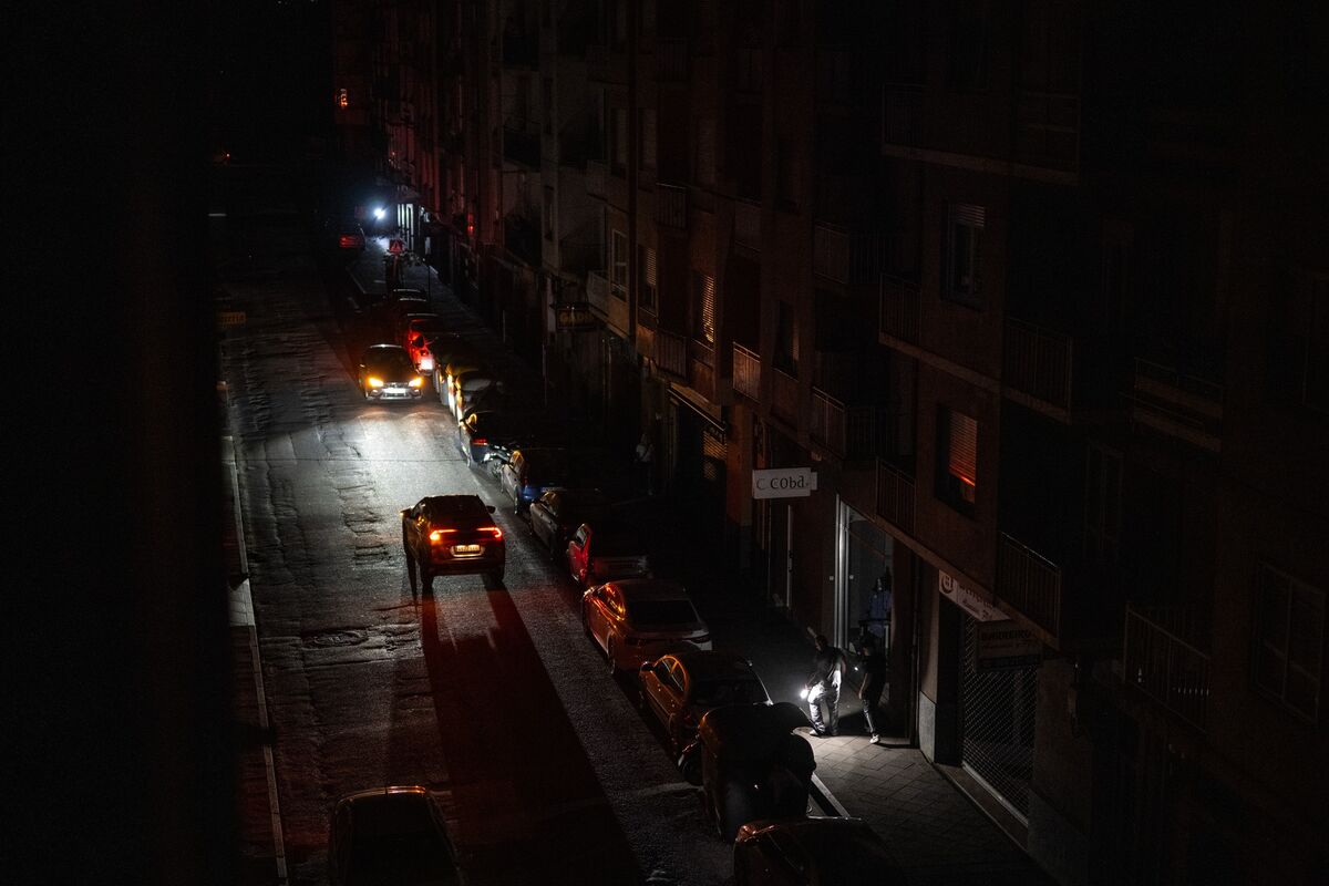 🟨"Blackout Nazionale: Le Ombre delle Energie Rinnovabili"