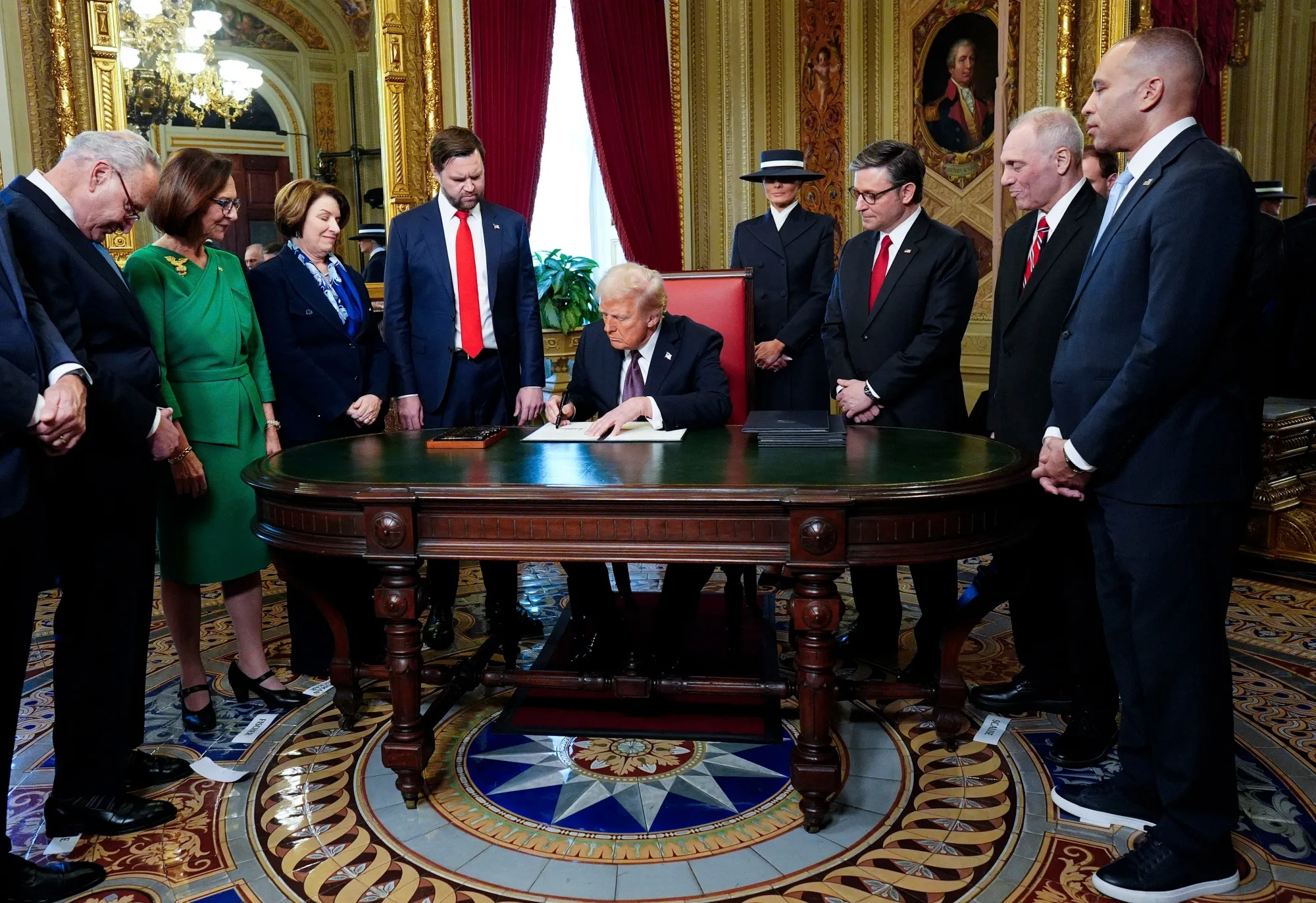 トランプ米大統領の優先事項は貿易やエネルギー、国境問題 - Bloomberg